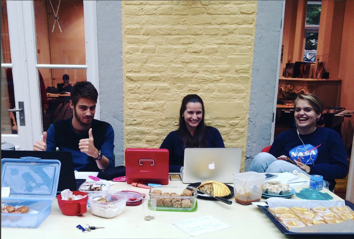 Bake sale Universalis