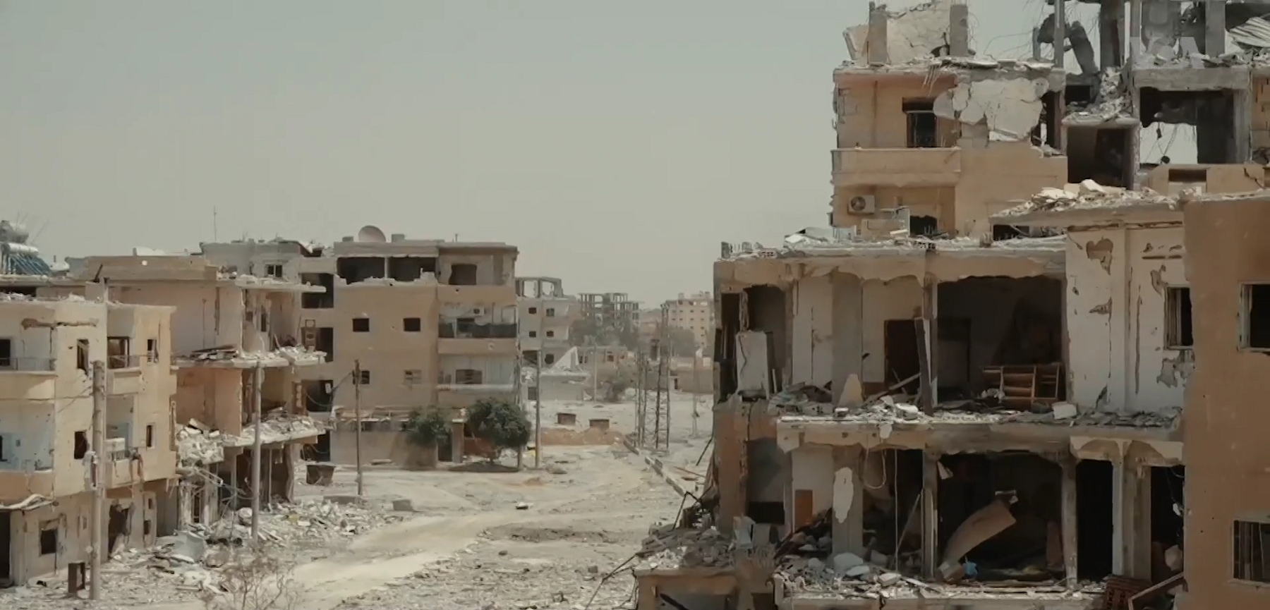 destroyed_neighborhood_in_raqqa