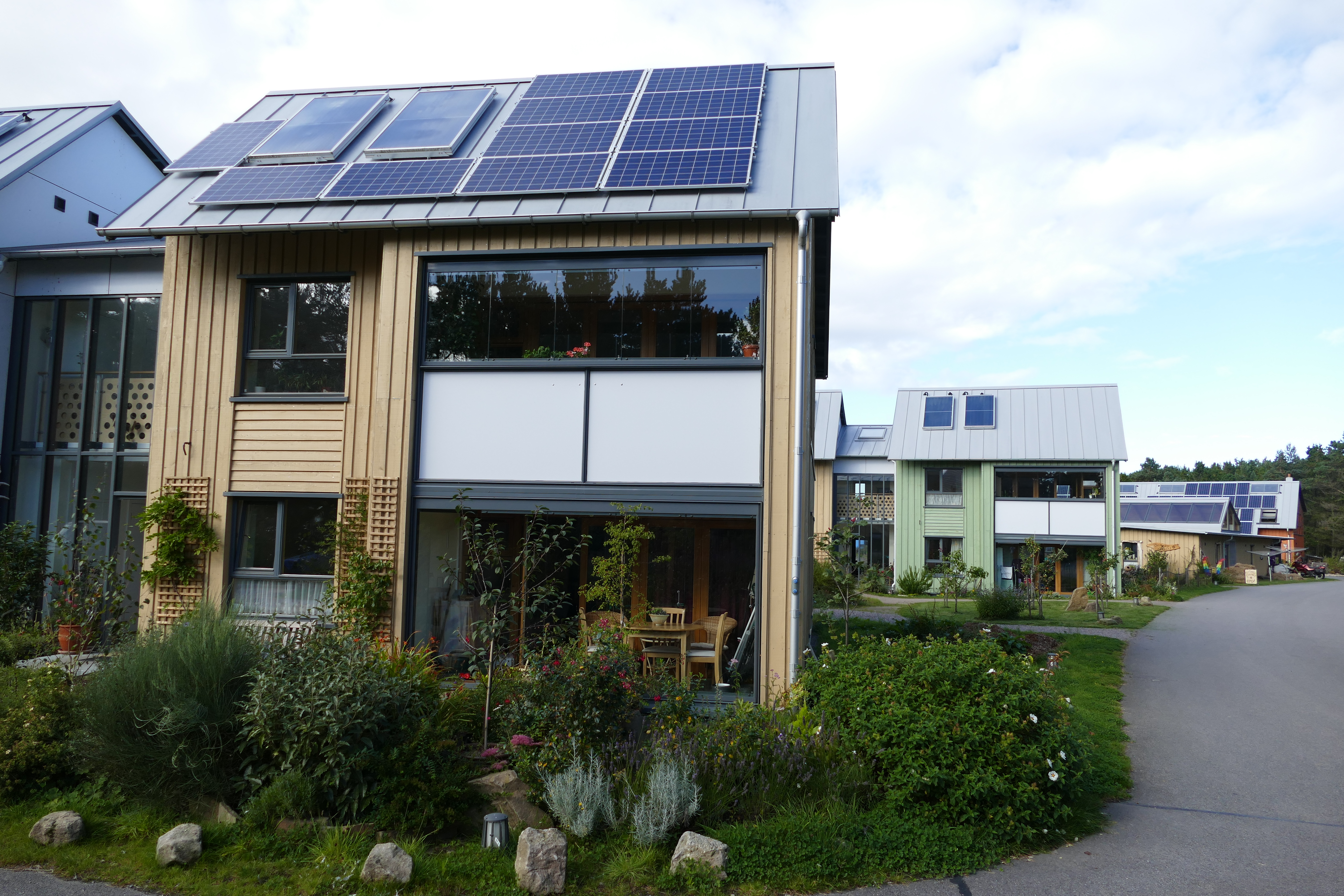Sustainable homes in “ecovillage” Findhorn (Scotland)