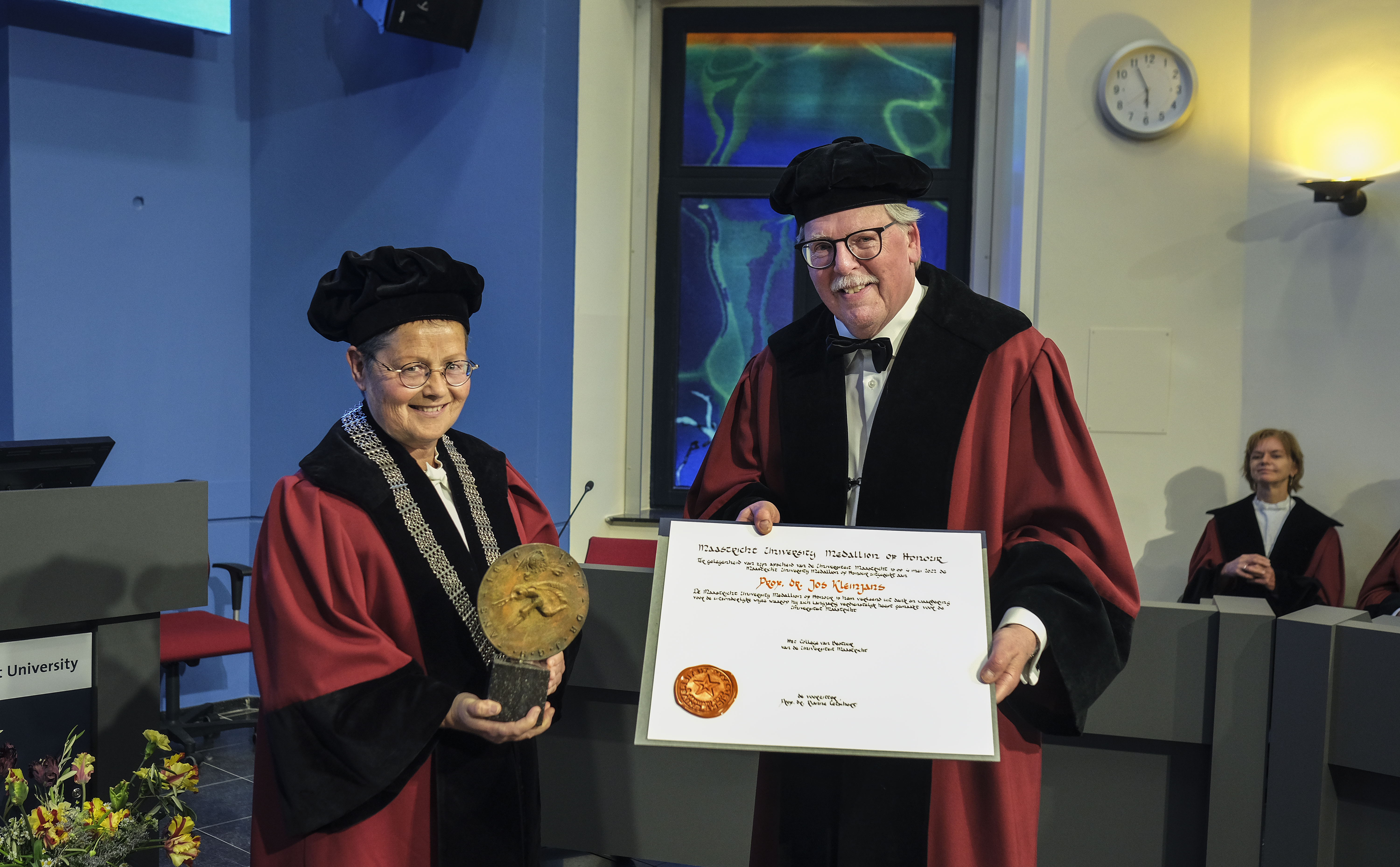 Jos Kleinjans receives the Medallion of Honour