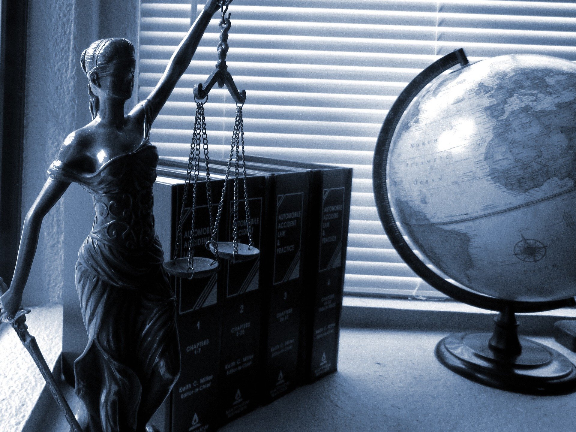 law_lady_justice_merijn_chamon