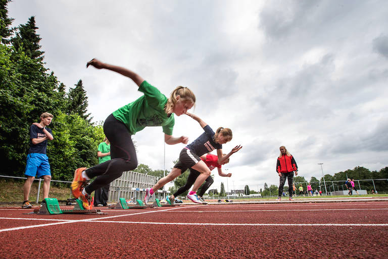 Combining top sport with UM studies