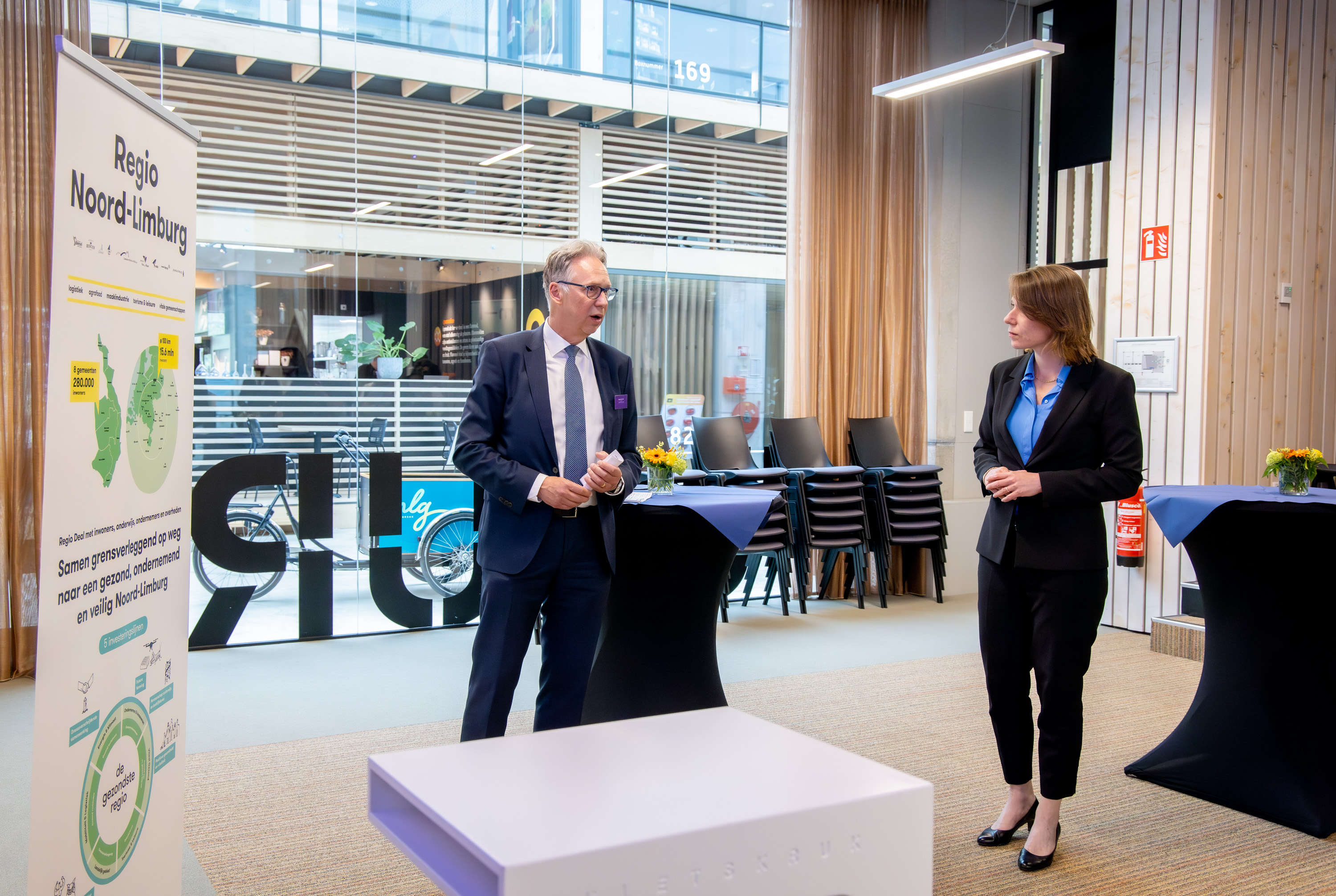 Start bouw high-tech onderzoekskas
