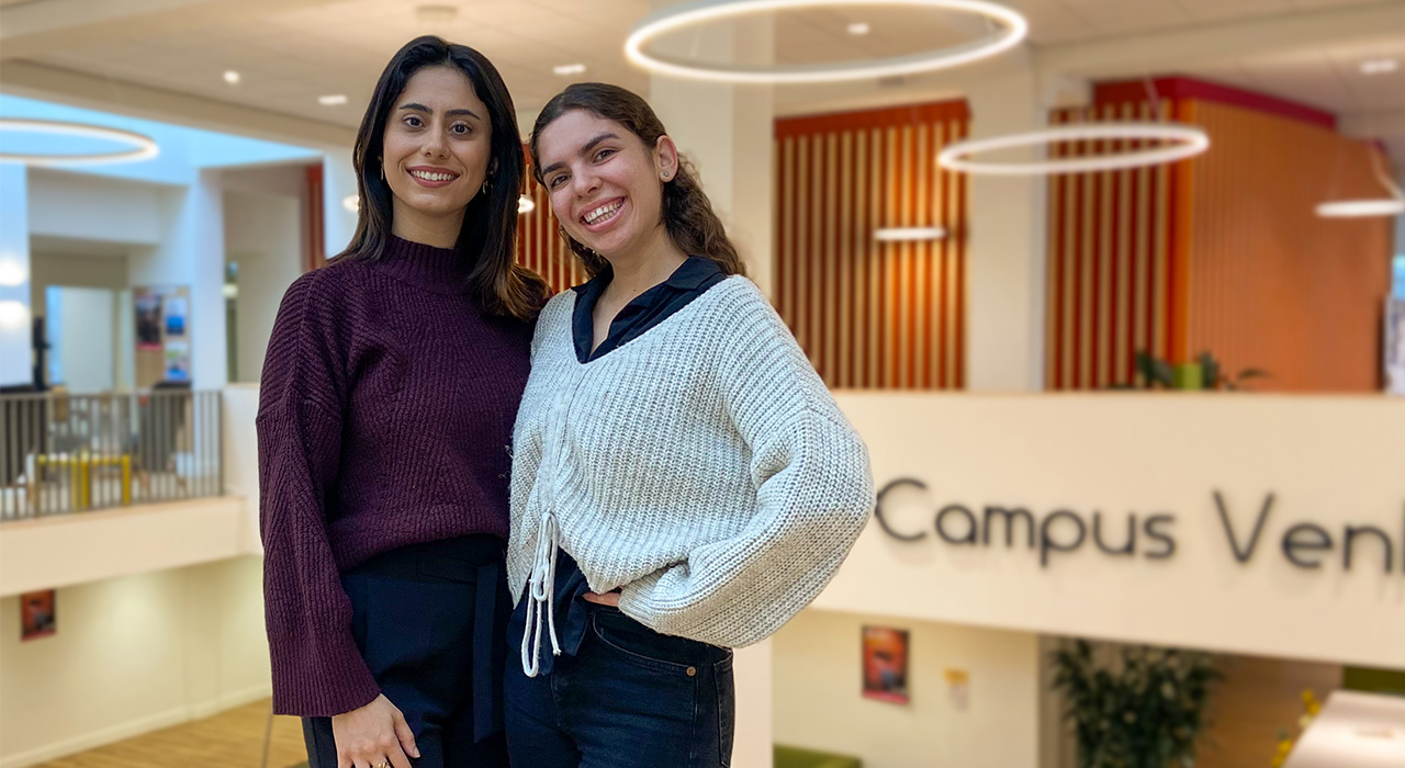 Two student ambassadors portrait at Campus Venlo