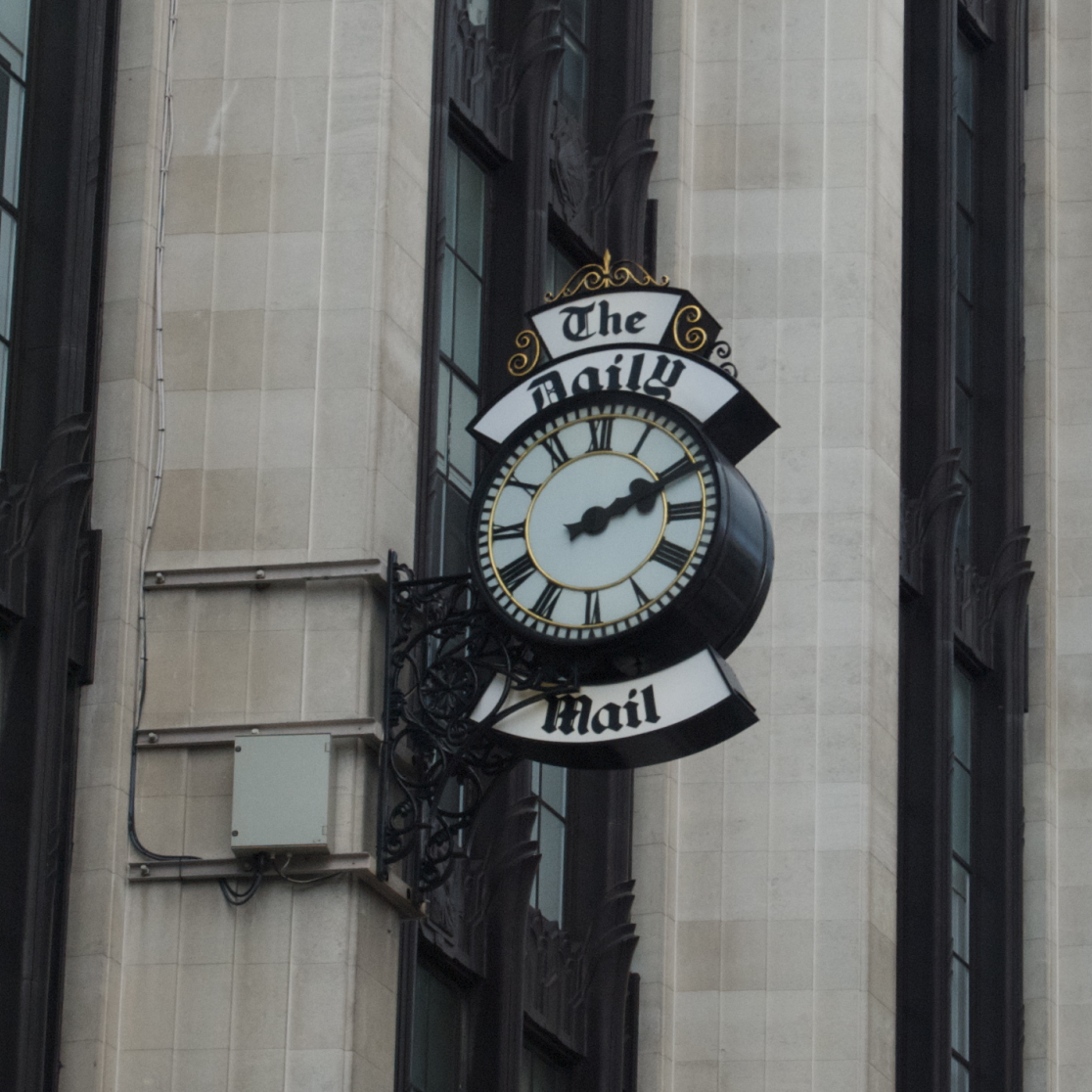 Daily_mail_clock_high_st_ken