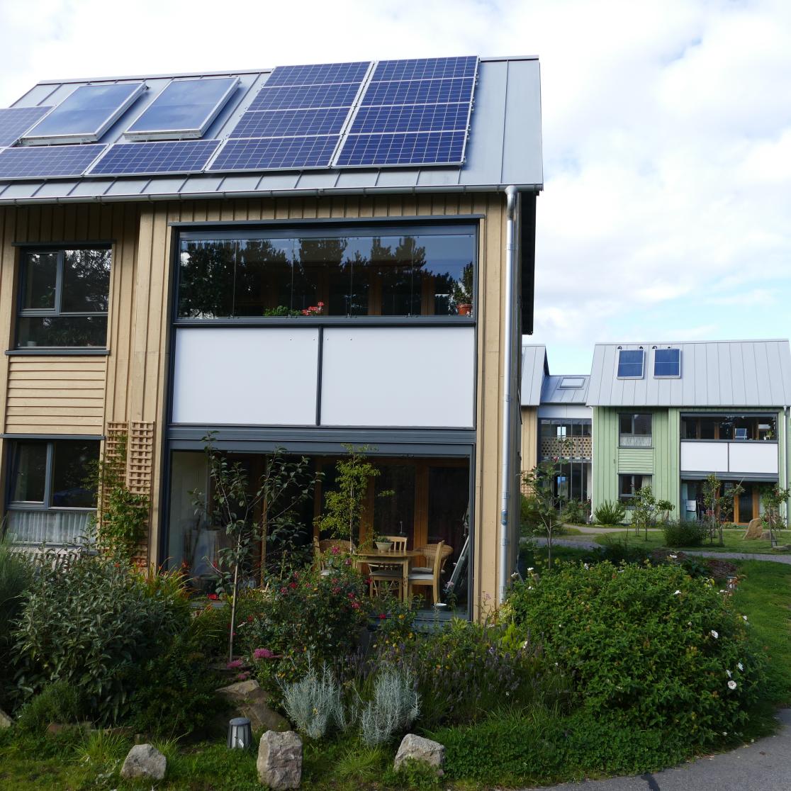 Sustainable homes in “ecovillage” Findhorn (Scotland)