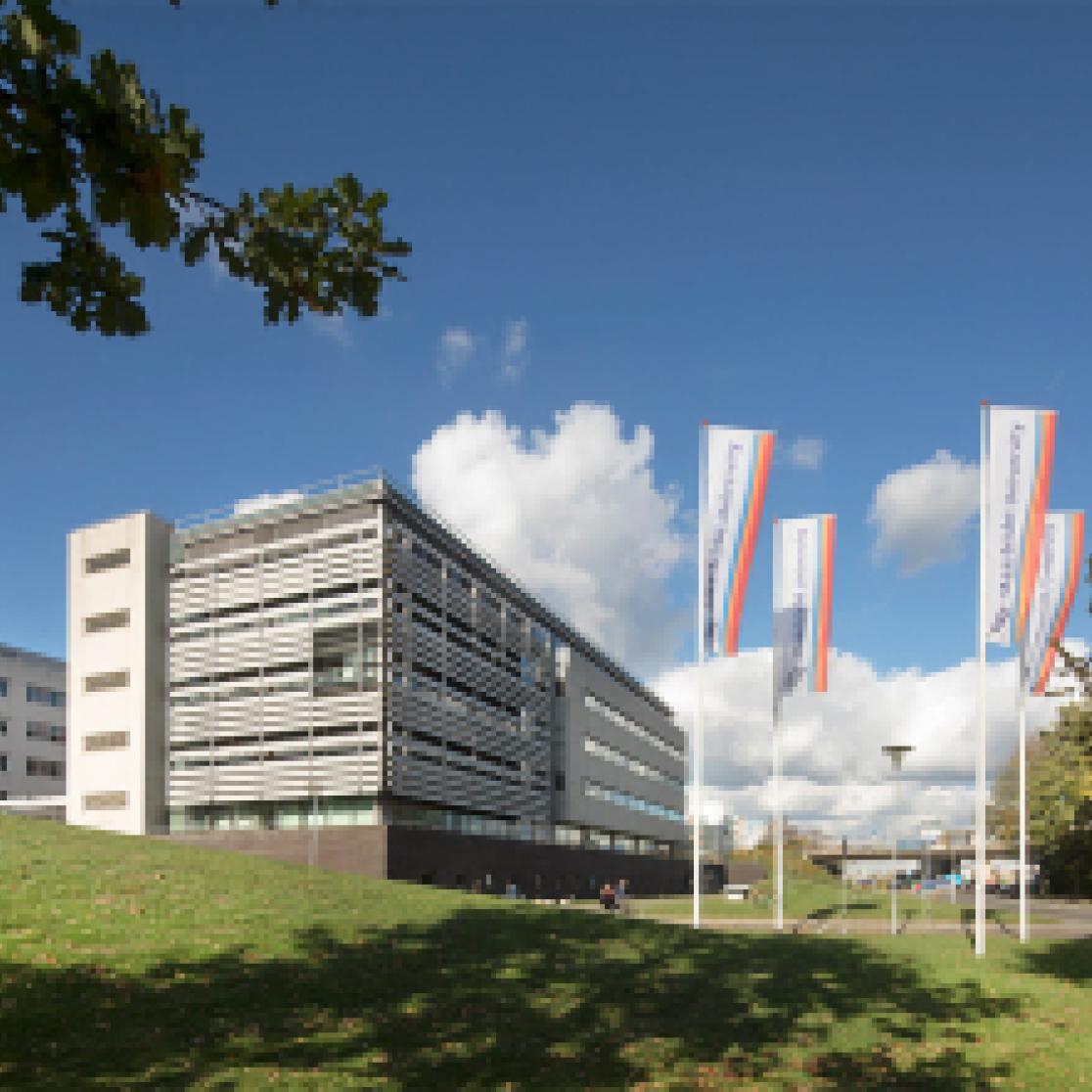 FHML UNS 40 building
