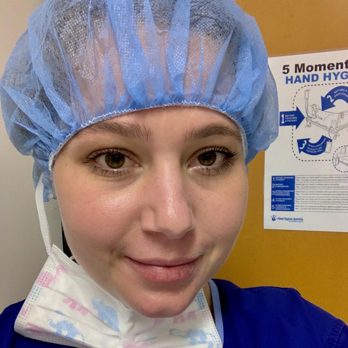 Medical student Kirsty stayed in Australia for her elective, despiite the corona crisis