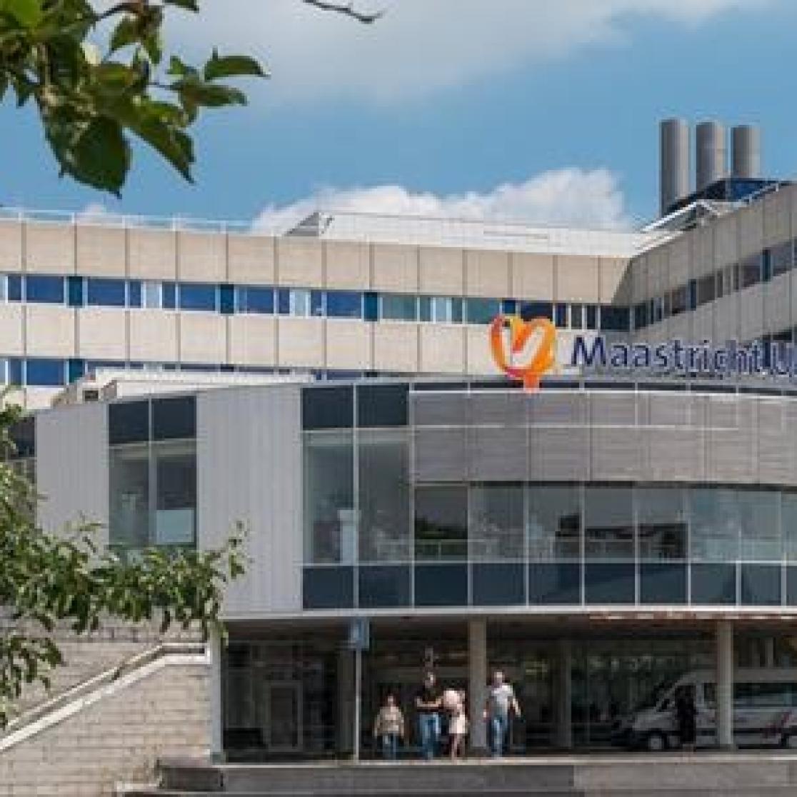 hoofdingang MUMC+ logo