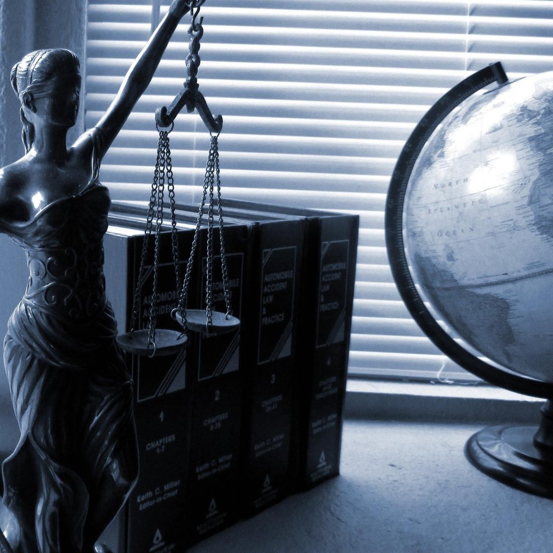 law_lady_justice_merijn_chamon
