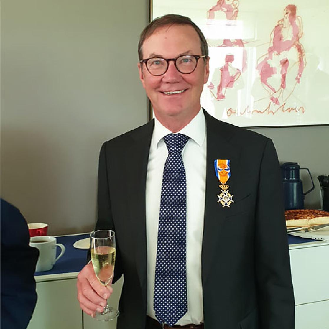 Jan Nijhuis onderscheiden