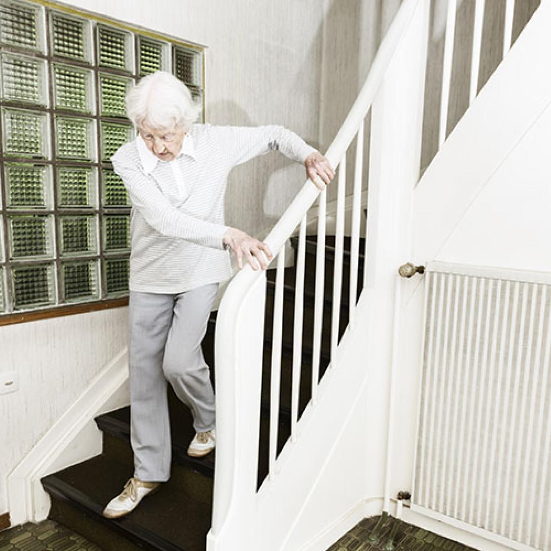 Ouderen vallen minder vaak door nieuwe 1-op-1 therapie
