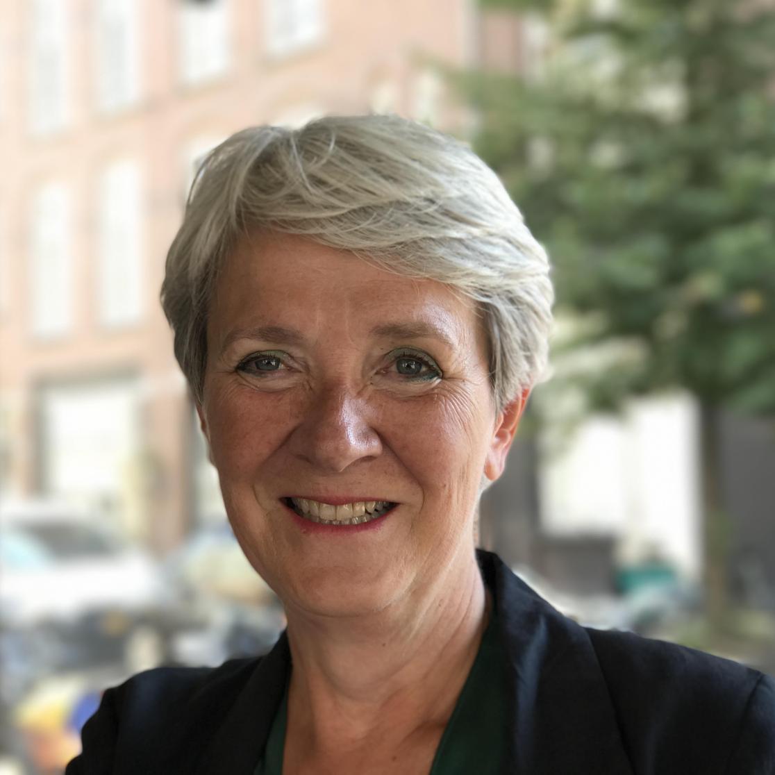  Sally Wyatt