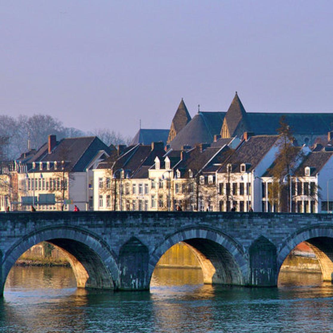 A picture of the bridge of Maastricht.
