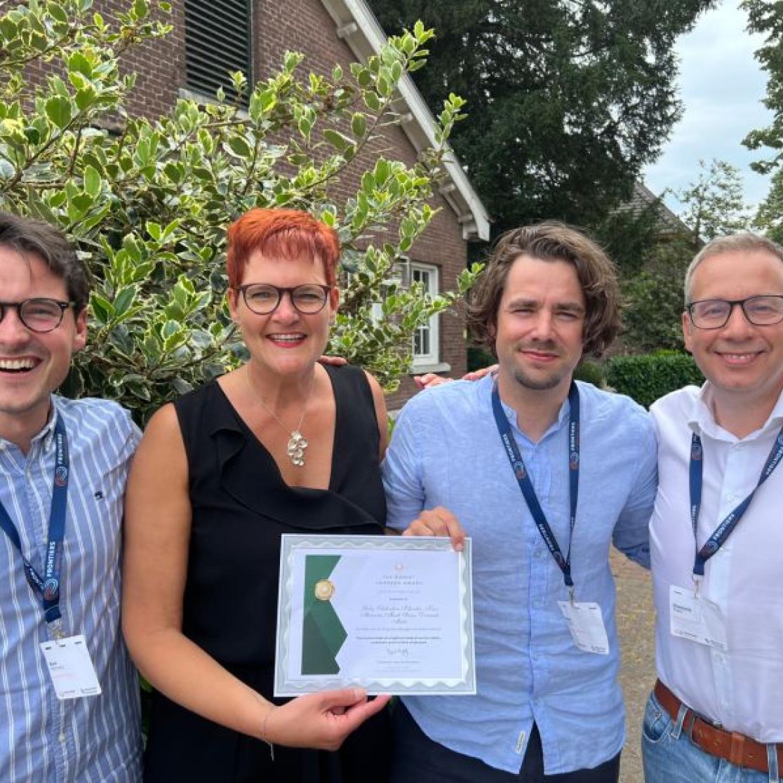 Recipients of the best paper award