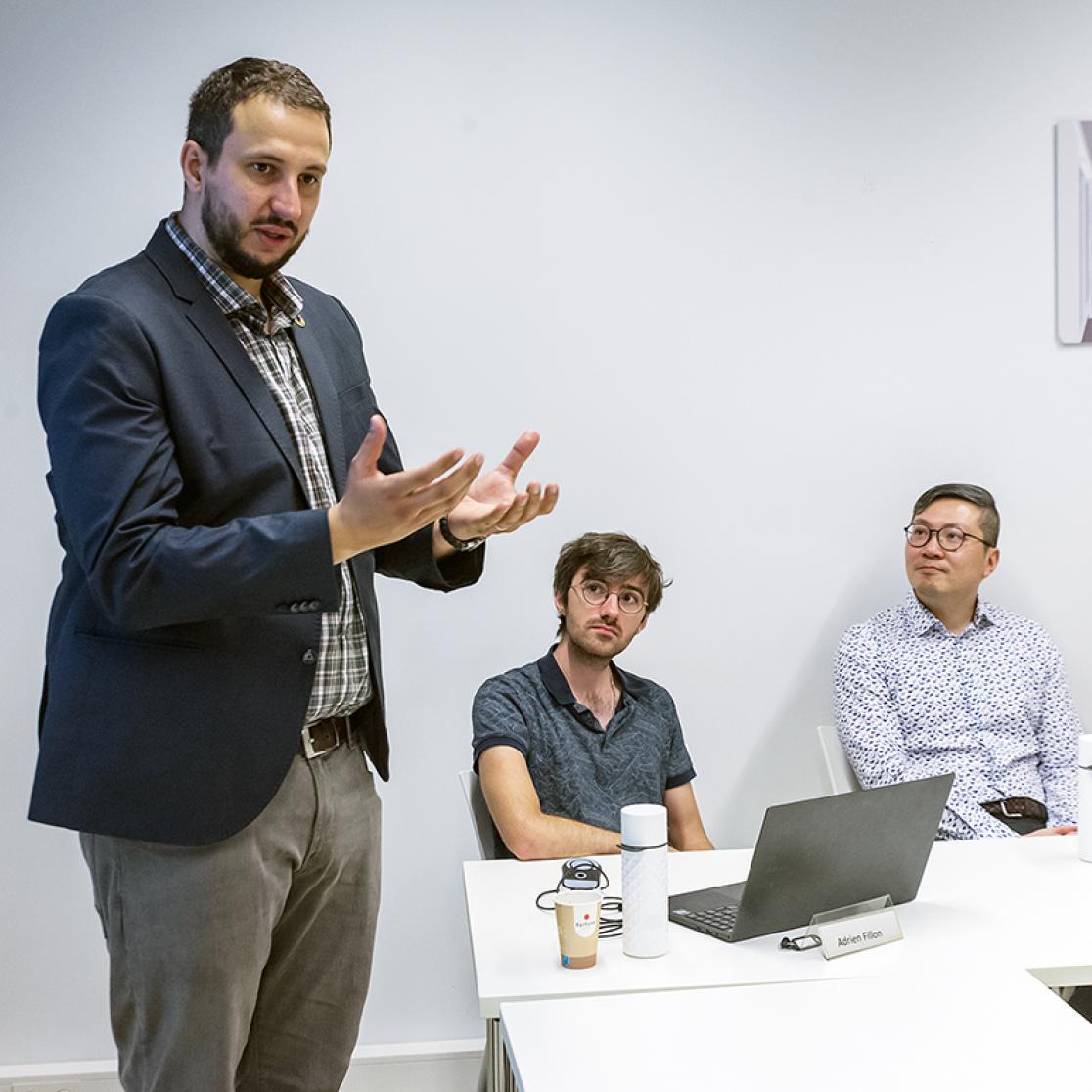 Nordine Es-Sadki teaching at UNU-MERIT
