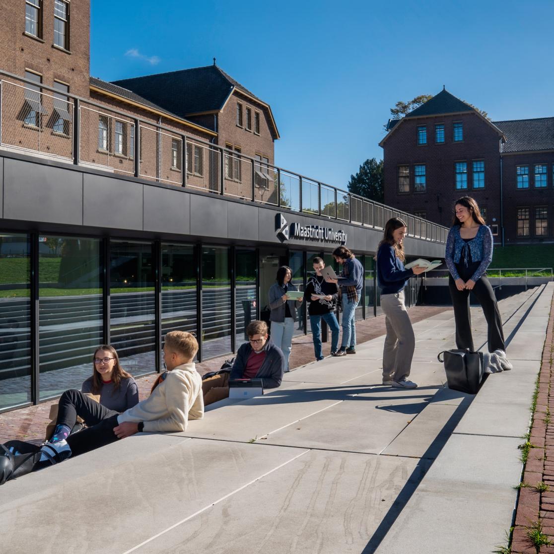 Students at Tapijn