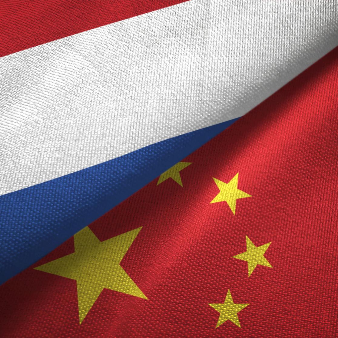 Nederlandse en Chinese vlag