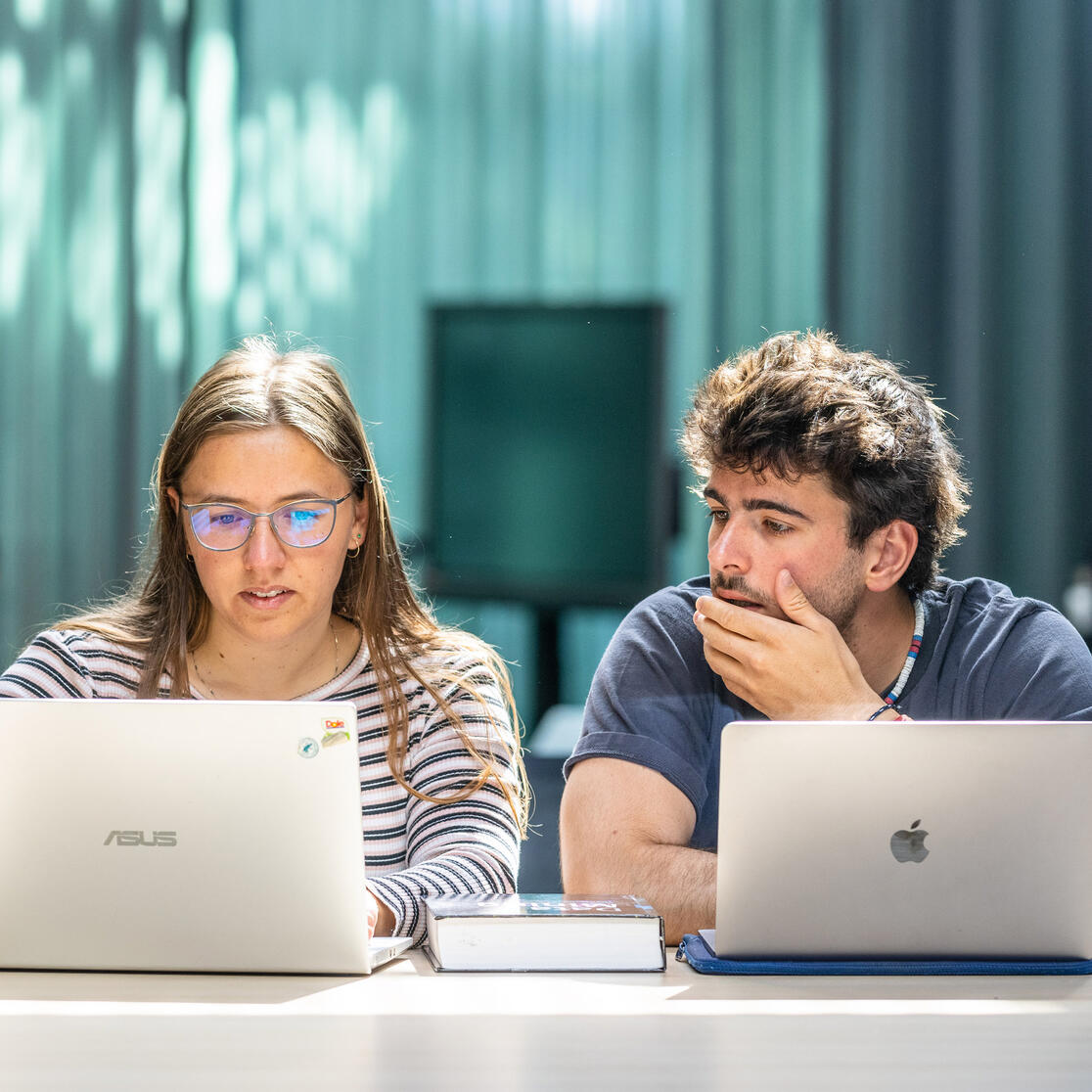 Two students of UM Faculty of Science and Engineering