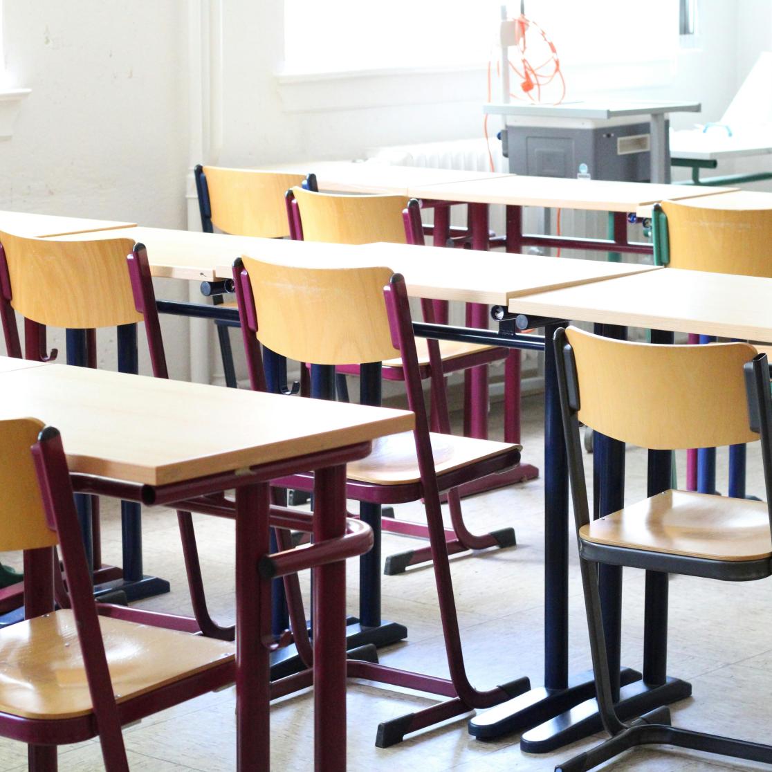 chair and tables in a classroom