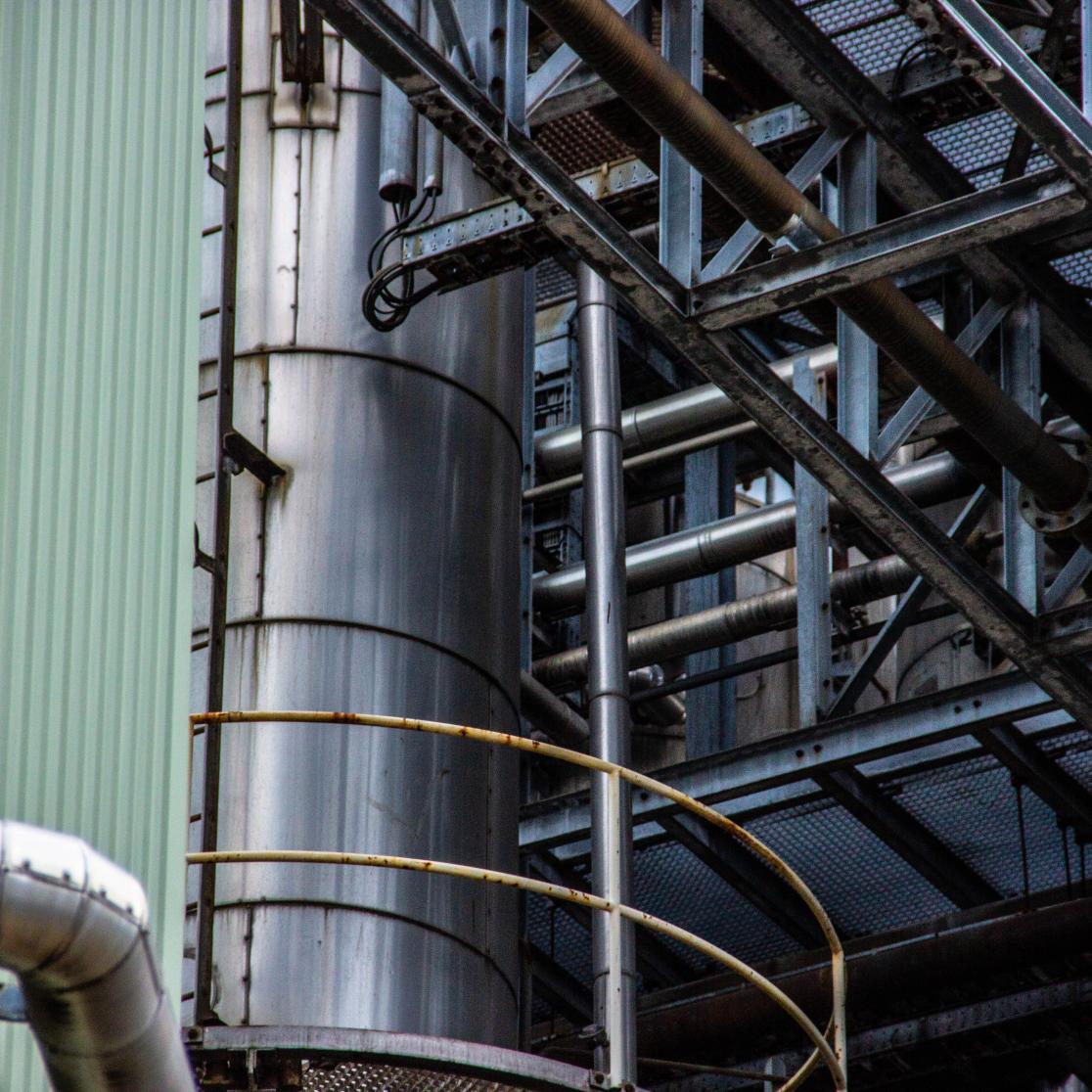 gebouw op een chemieterrein