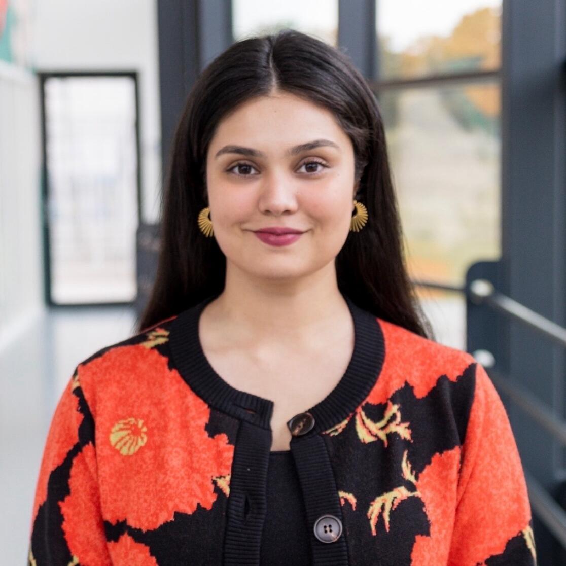 Portret Madhura Rao