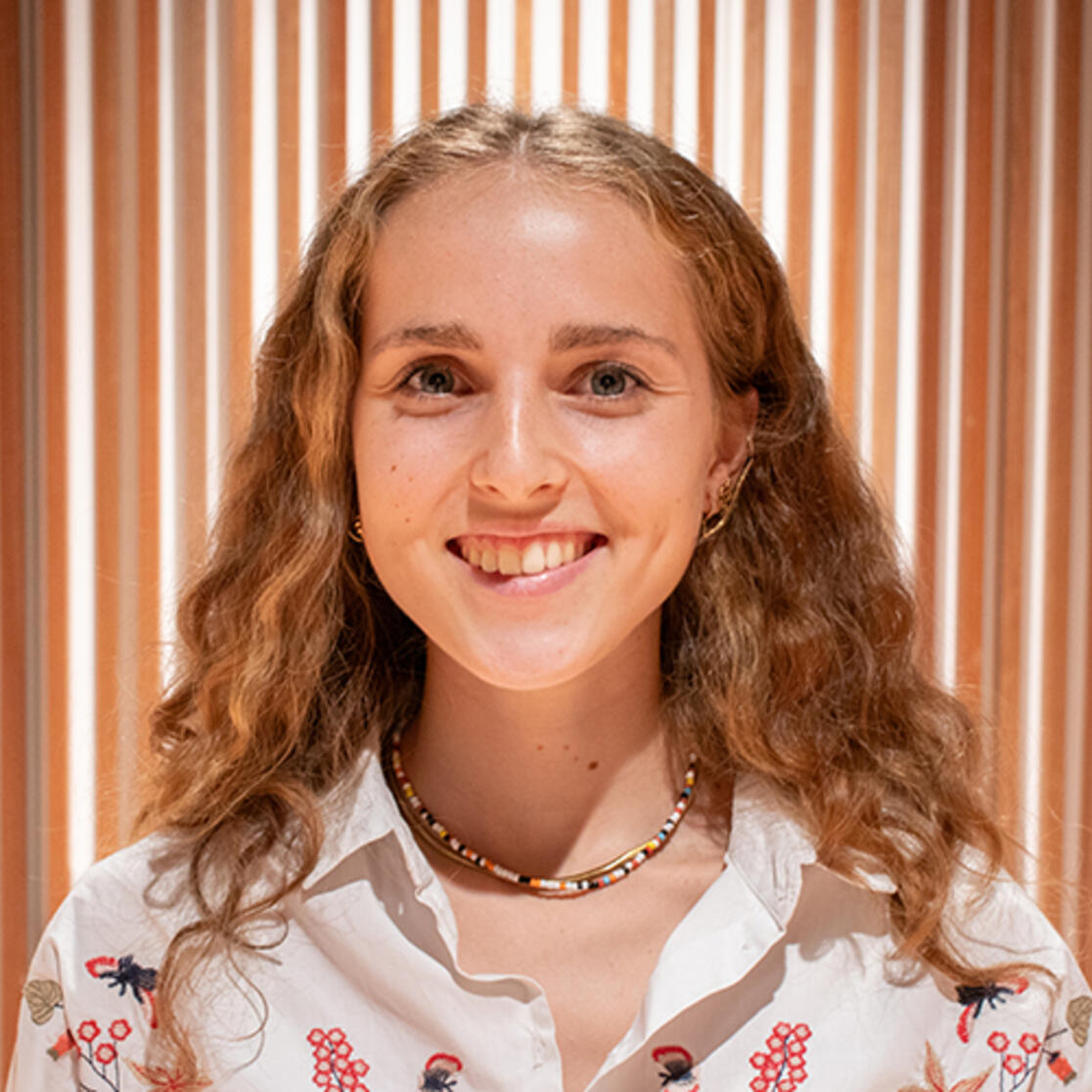 portrait of Alexia Georis in the FSE-Building at PHS1