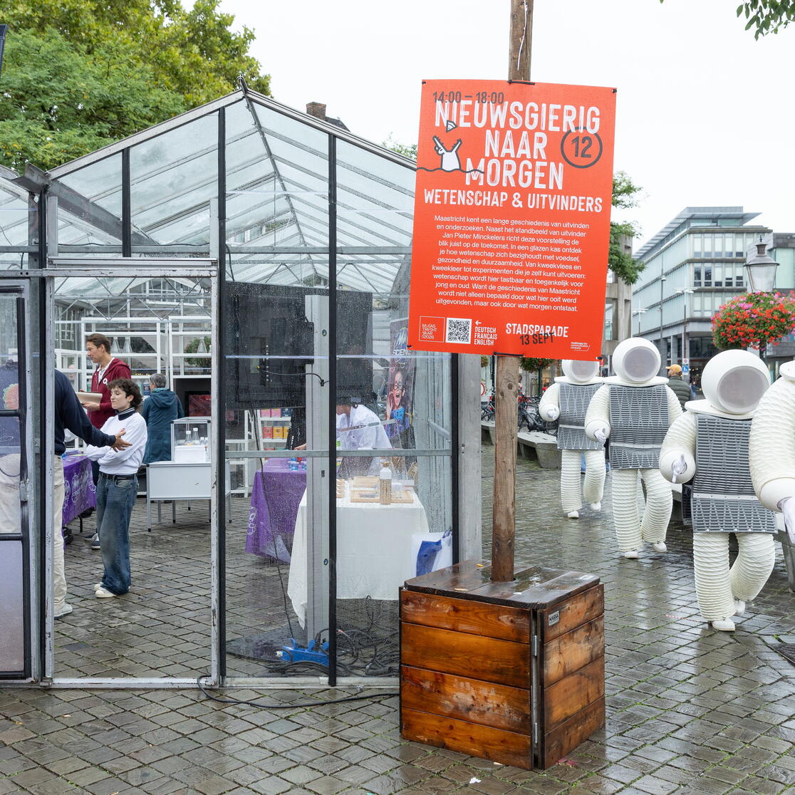Universiteit Maastricht tijdens de Stadsparade Maastricht