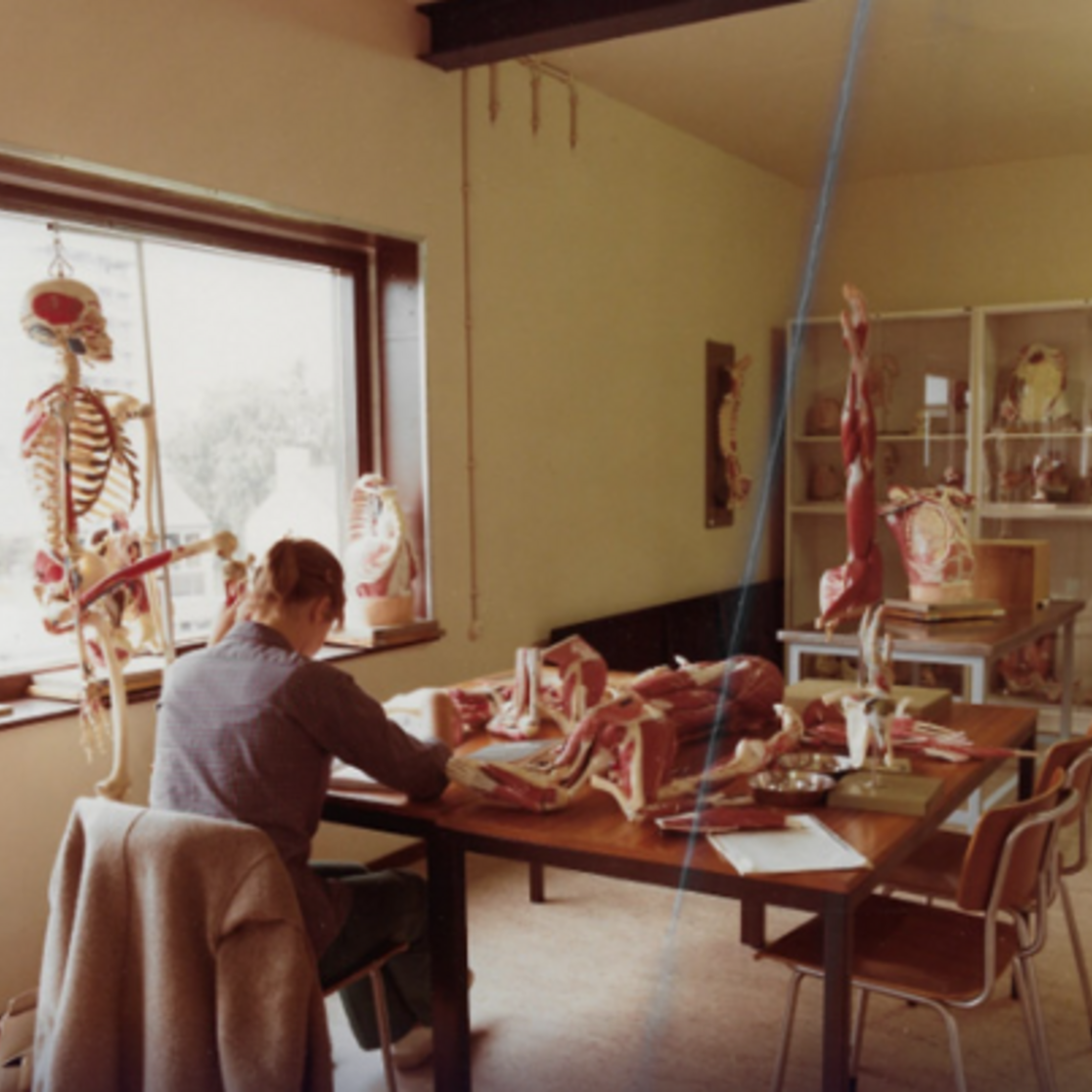 Maria Schols studying