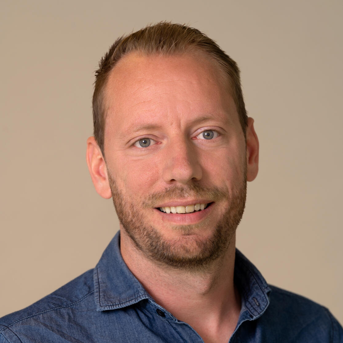 Professor Steve van de Weijer