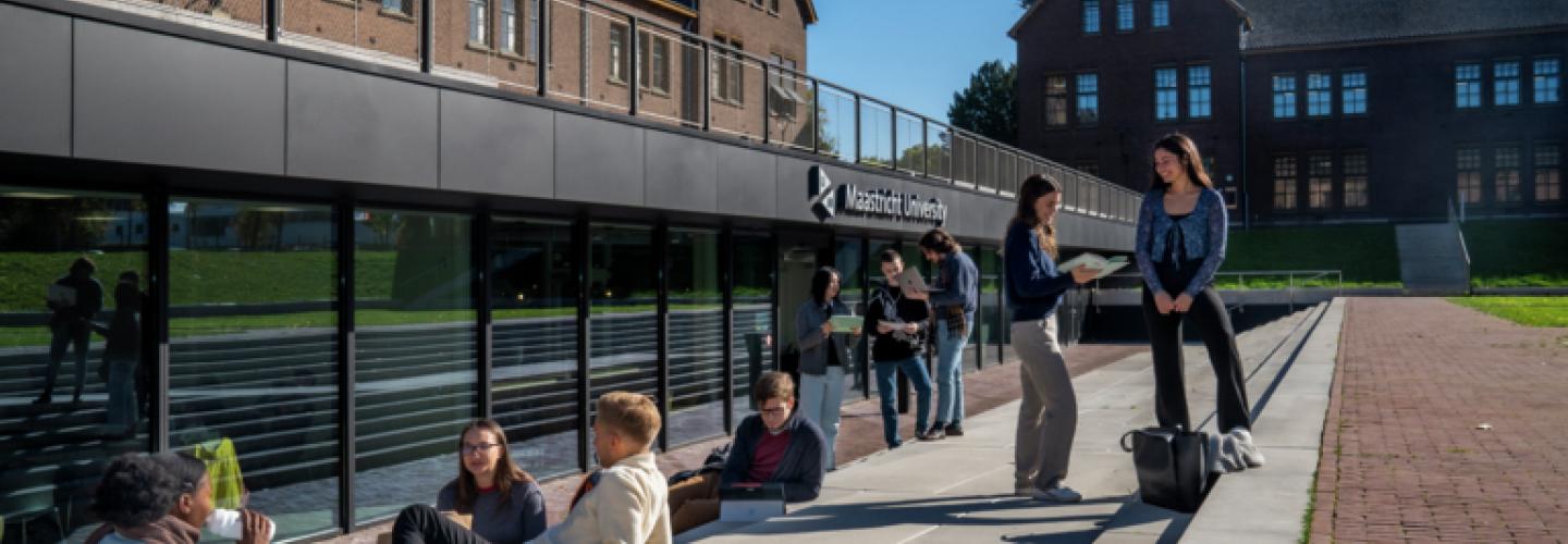 students sitting on the stairs at Tapijn Z