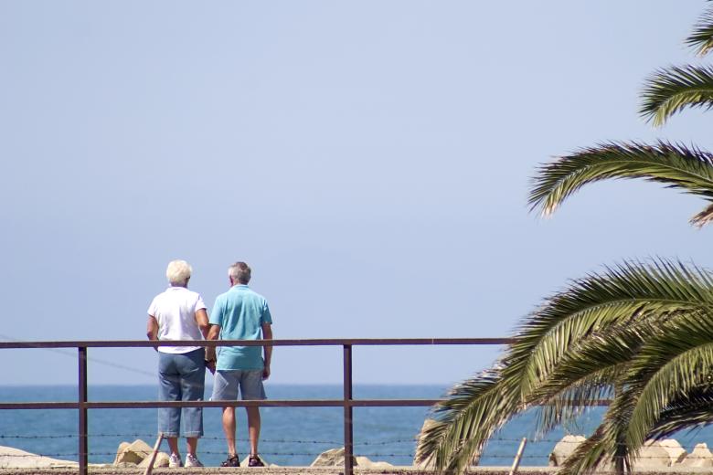 dreamstimefree_1074947_senior_strand_pension.jpg