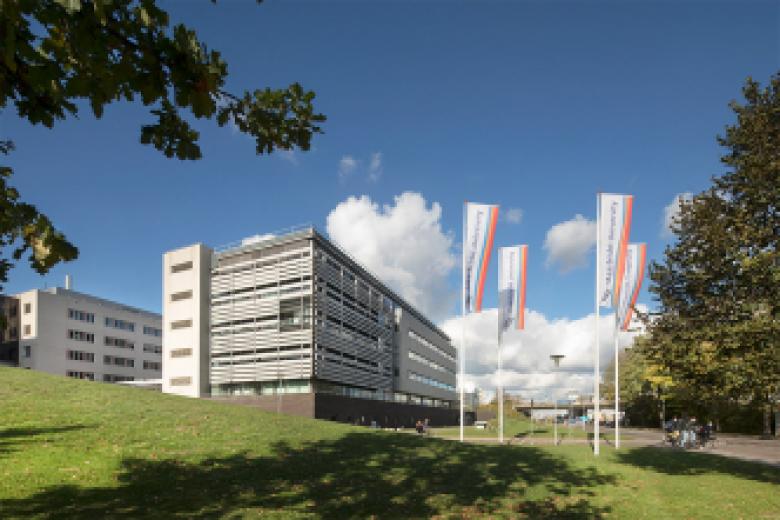 FHML UNS 40 building