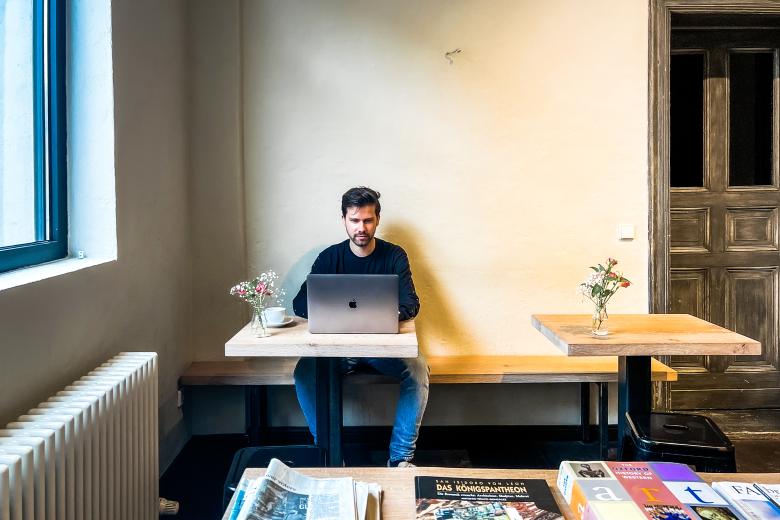 fiks_niels_geominy_working_remote_berlin.jpg