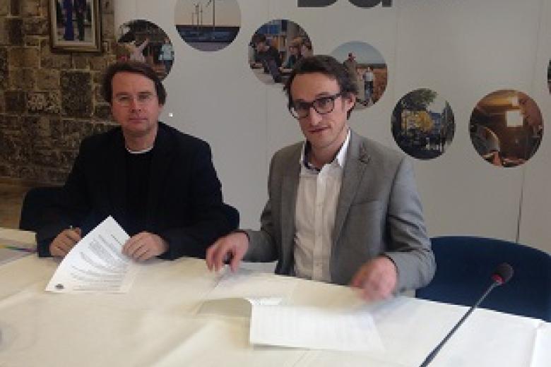 Martin Unfried and Björn Koopmans