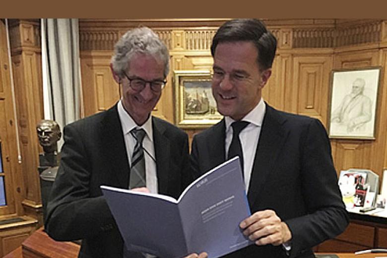 Wiebe Bijker presents WRR report to PM Mark Rutte