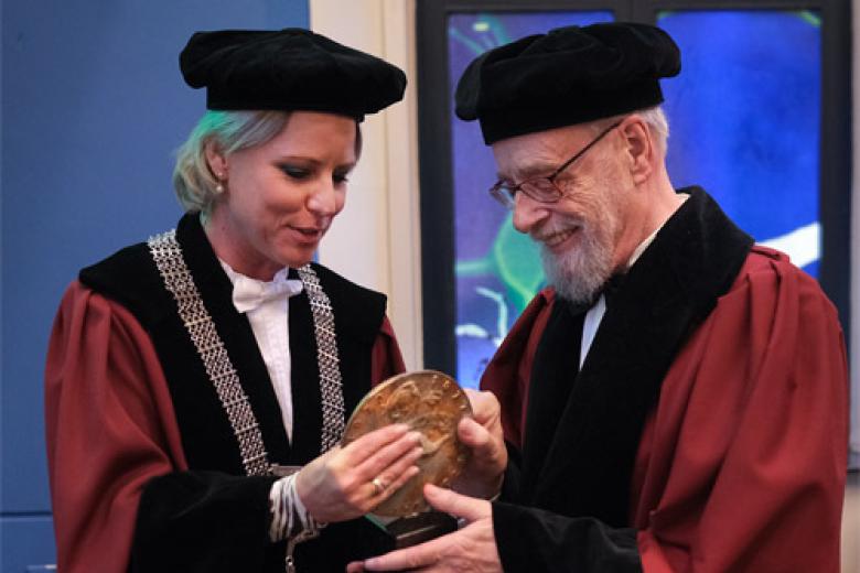Tans medal prof. Coen Hemker