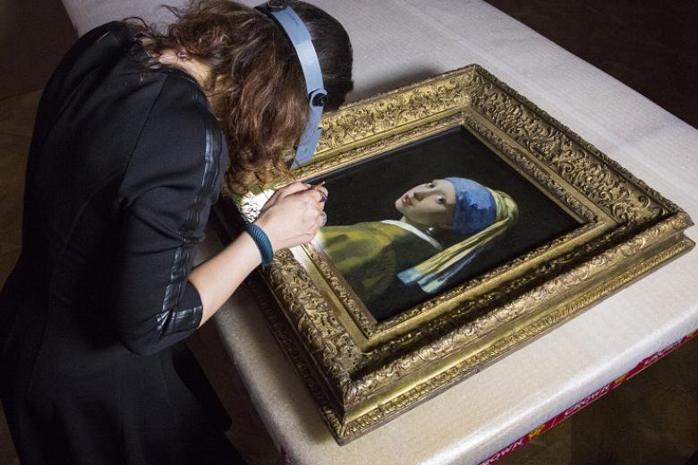Research on girl with a pearl painting