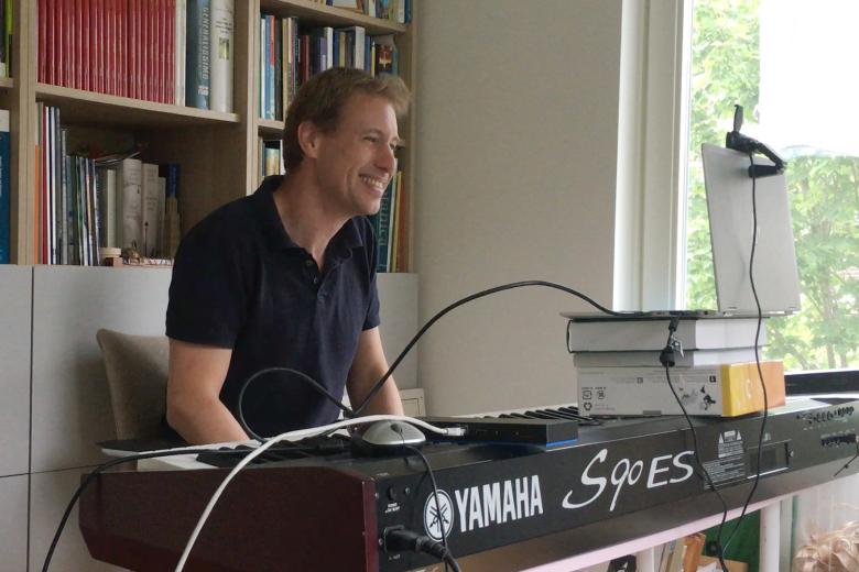 Roy Erkens from home