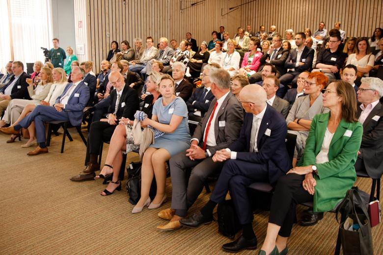 UM/Radboud U