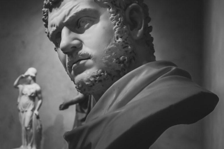 statue