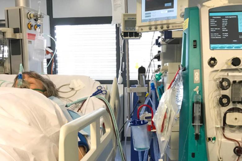 Patient on ICU ward