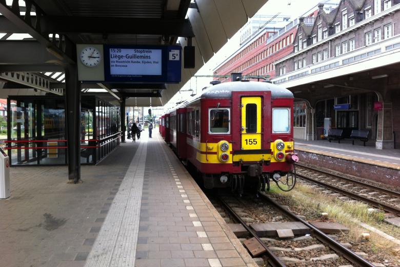 Wikimedia © Benjah - Klassiek Motorstel van de NMBS op het station van Maastricht
