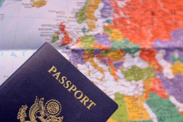 wikimedia_us_army_53425_jbb_passport_program_provides_worldwide_experiences_verkleind.jpg