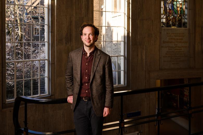 Robin Hoffman voor de Statenzaal