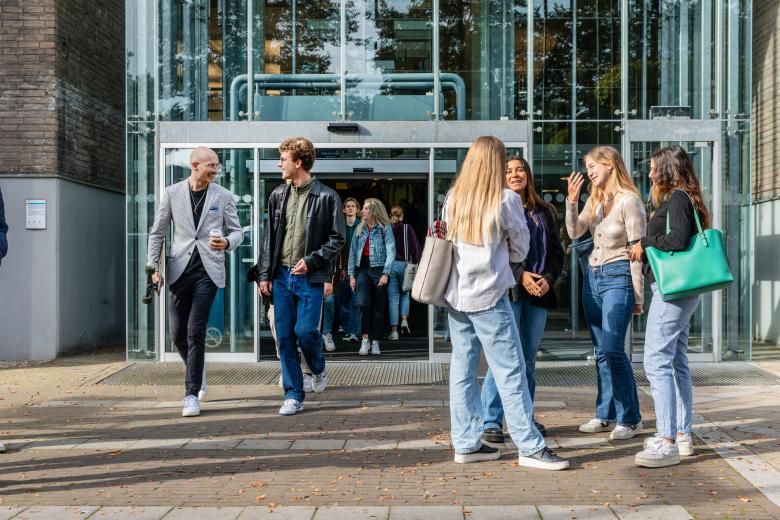 Bachelor students at entrance TS53