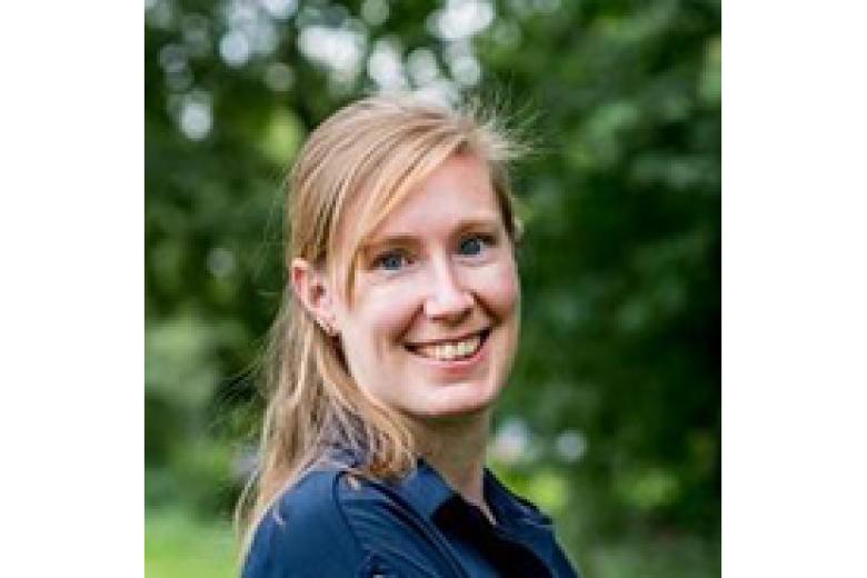 Dr. Esmee Bijnens