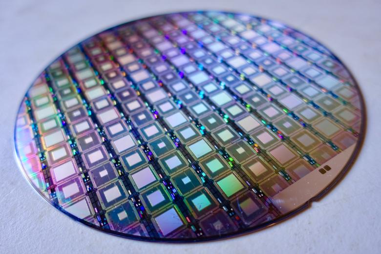 A Wafer of the Latest D-Wave Quantum Computers - Steve Jurvetson CC BY 2.0