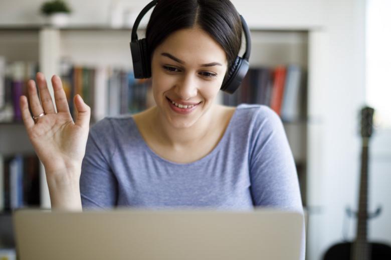 Student says hello in an online meeting