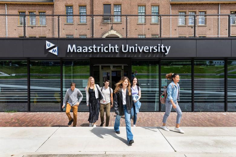 Masters students at the UM Tapijn kazerne main buiding